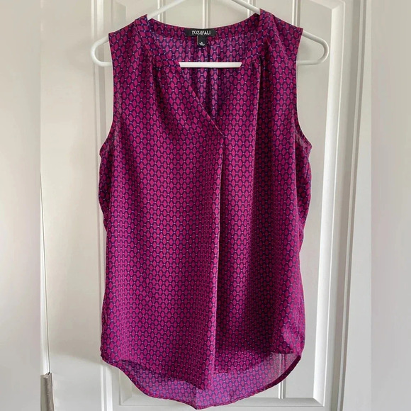 Roz & Ali Sleeveless High-Low Blouse - Picture 1 of 4